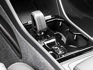 Volvo  Plus Dark 2WD B3 EU6d digitales Cockpit Memory Sitze Soundsystem HarmanKardon LE