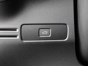 Volvo  Plus Dark 2WD B3 EU6d digitales Cockpit Memory Sitze Soundsystem HarmanKardon LE