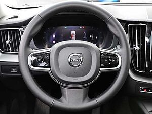 Volvo  Ultimate Dark 2WD B4 Diesel EU6d HUD AD digitales Cockpit Memory Sitze Soundsyst