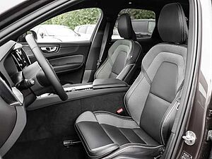 Volvo  Ultimate Dark AWD B5 Benzin EU6d Allrad HUD StandHZG Leder digitales Cockpit Mem