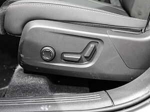 Volvo  Plus Dark 2WD B4 EU6d digitales Cockpit Memory Sitze Soundsystem HarmanKardon 36