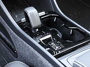 Volvo  Plus Dark 2WD B4 EU6d digitales Cockpit Memory Sitze Soundsystem HarmanKardon 36