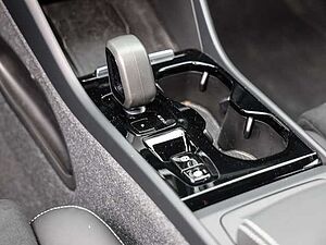 Volvo  Plus Dark 2WD B4 EU6d digitales Cockpit Memory Sitze Soundsystem HarmanKardon 36