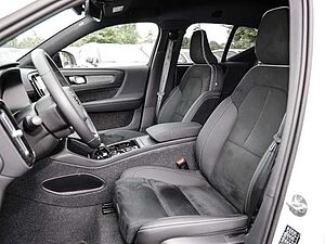 Volvo  Plus Dark 2WD B4 EU6d digitales Cockpit Memory Sitze Soundsystem HarmanKardon 36