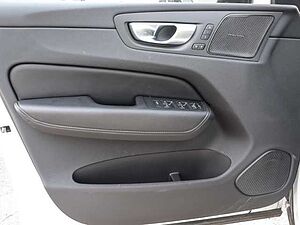 Volvo  Plus Dark 2WD B4 Diesel EU6d digitales Cockpit Memory Sitze Soundsystem HarmanKa