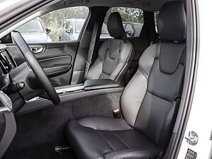Volvo  Plus Dark 2WD B4 Diesel EU6d digitales Cockpit Memory Sitze Soundsystem HarmanKa