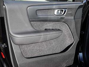 Volvo  Plus Dark Recharge Plug-In Hybrid 2WD T4 Twin Engine EU6d StandHZG Navi digitale