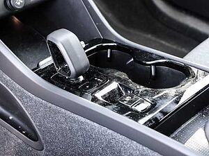 Volvo  Plus Dark Recharge Plug-In Hybrid 2WD T4 Twin Engine EU6d StandHZG Navi digitale