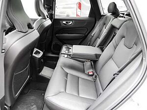 Volvo  Ultimate Dark Recharge Plug-In Hybrid AWD T8 Twin Engine EU6d Allrad HUD StandHZ