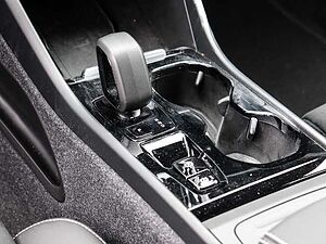 Volvo  Plus Dark 2WD B4 EU6d digitales Cockpit Memory Sitze Soundsystem HarmanKardon 36