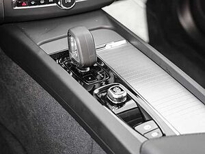 Volvo  Ultimate Dark Recharge Plug-In Hybrid AWD T8 Twin Engine EU6d Allrad HUD StandHZ