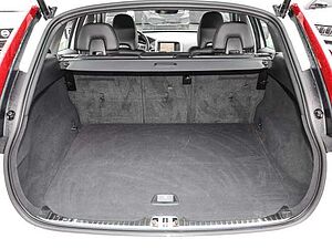 Volvo  Summum AWD D4 DPF LEDER AHK Allrad StandHZG Navi digitales Cockpit Memory Sitze