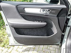 Volvo  Plus Dark Recharge Plug-In Hybrid 2WD T4 Twin Engine EU6d StandHZG Navi digitale