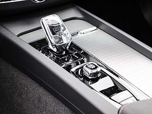 Volvo  Ultimate Dark Recharge Plug-In Hybrid AWD T8 Twin Engine EU6d Allrad HUD StandHZ