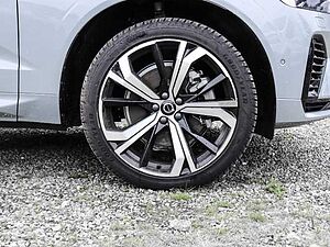 Volvo  Ultimate Dark Recharge Plug-In Hybrid AWD T8 Twin Engine EU6d Allrad HUD StandHZ