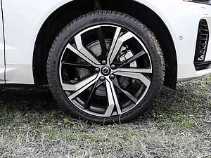 Volvo  Ultimate Dark Recharge Plug-In Hybrid AWD T8 Twin Engine EU6d Allrad HUD StandHZ