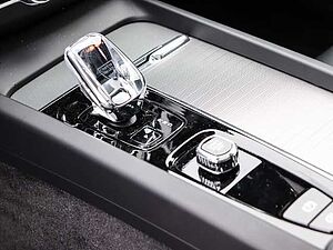 Volvo  Ultimate Dark Recharge Plug-In Hybrid AWD T8 Twin Engine EU6d Allrad HUD StandHZ