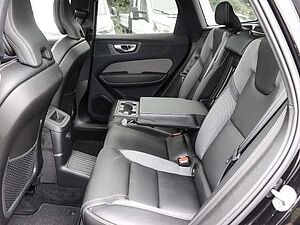 Volvo  Ultimate Dark Recharge Plug-In Hybrid AWD T8 Twin Engine EU6d Allrad HUD StandHZ