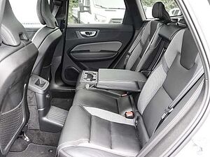 Volvo  Ultimate Dark Recharge Plug-In Hybrid AWD T8 Twin Engine EU6d Allrad HUD StandHZ