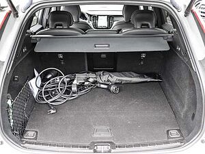 Volvo  Ultimate Dark Recharge Plug-In Hybrid AWD T8 Twin Engine EU6d Allrad HUD StandHZ