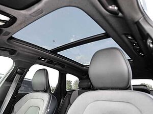 Volvo  Ultimate Dark Recharge Plug-In Hybrid AWD T8 Twin Engine EU6d Allrad HUD StandHZ