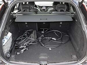 Volvo  Ultimate Dark Recharge Plug-In Hybrid AWD T8 Twin Engine EU6d Allrad HUD StandHZ