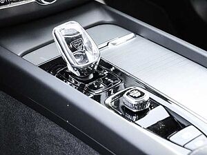 Volvo  Ultimate Dark Recharge Plug-In Hybrid AWD T8 Twin Engine EU6d Allrad HUD StandHZ