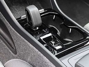 Volvo  Plus Dark 2WD B3 EU6d digitales Cockpit Memory Sitze Soundsystem HarmanKardon LE