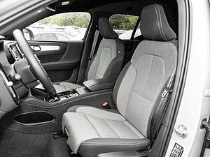 Volvo  Plus Dark 2WD B3 EU6d digitales Cockpit Memory Sitze Soundsystem HarmanKardon LE