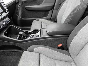 Volvo  Plus Dark 2WD B3 EU6d digitales Cockpit Memory Sitze Soundsystem HarmanKardon LE