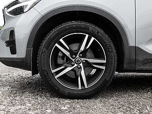 Volvo  Plus Dark 2WD B3 EU6d digitales Cockpit Memory Sitze Soundsystem HarmanKardon LE