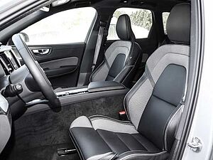 Volvo  Plus Dark Recharge Plug-In Hybrid AWD T6 Twin Engine EU6d Allrad StandHZG digita
