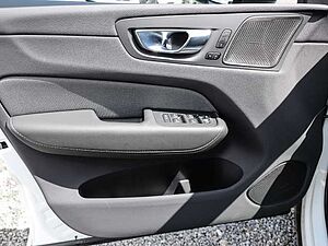 Volvo  Plus Dark Recharge Plug-In Hybrid AWD T8 Twin Engine EU6e Allrad StandHZG digita