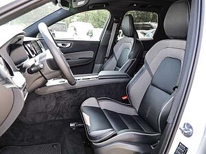 Volvo  Plus Dark Recharge Plug-In Hybrid AWD T8 Twin Engine EU6e Allrad StandHZG digita
