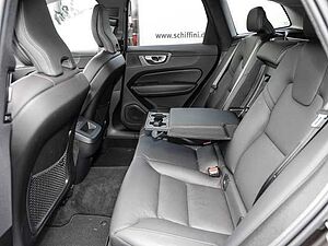 Volvo  Plus Dark 2WD B4 Diesel EU6d digitales Cockpit Memory Sitze Soundsystem HarmanKa