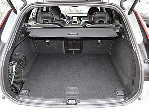 Volvo  Plus Dark AWD B5 Benzin EU6d Allrad Leder digitales Cockpit Memory Sitze Soundsy