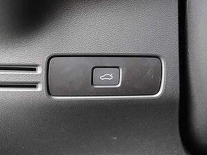 Volvo  Plus Dark 2WD B3 EU6d digitales Cockpit Memory Sitze Soundsystem HarmanKardon LE