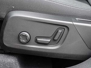 Volvo  Plus Dark 2WD B3 EU6d digitales Cockpit Memory Sitze Soundsystem HarmanKardon LE