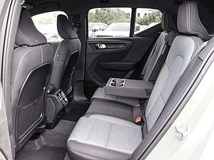 Volvo  Plus Dark 2WD B3 EU6d digitales Cockpit Memory Sitze Soundsystem HarmanKardon LE
