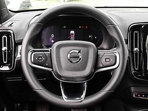 Volvo  Plus Dark 2WD B3 EU6d digitales Cockpit Memory Sitze Soundsystem HarmanKardon LE