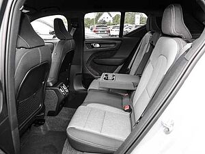 Volvo  Plus Dark 2WD B3 EU6d digitales Cockpit Memory Sitze Soundsystem HarmanKardon LE