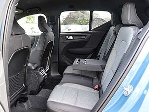 Volvo  Plus Dark 2WD B3 EU6d digitales Cockpit Memory Sitze Soundsystem HarmanKardon LE