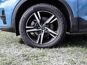 Volvo  Plus Dark 2WD B3 EU6d digitales Cockpit Memory Sitze Soundsystem HarmanKardon LE