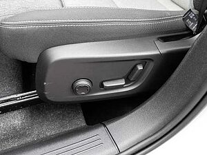 Volvo  Plus Dark Recharge Plug-In Hybrid 2WD T5 Twin Engine EU6d StandHZG Navi digitale