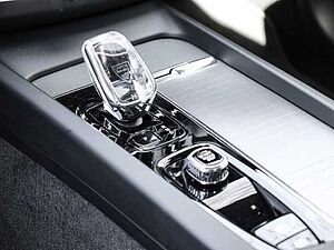 Volvo  Plus Dark Recharge Plug-In Hybrid AWD T8 Twin Engine EU6d Allrad StandHZG digita