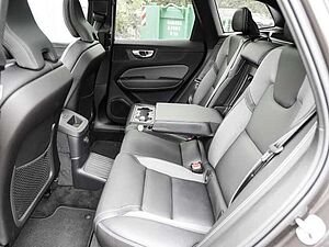 Volvo  Plus Dark Recharge Plug-In Hybrid AWD T8 Twin Engine EU6d Allrad StandHZG digita