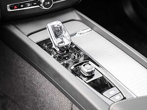 Volvo  Plus Dark Recharge Plug-In Hybrid AWD T8 Twin Engine EU6d Allrad StandHZG digita