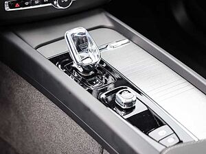 Volvo  Plus Dark Recharge Plug-In Hybrid AWD T8 Twin Engine EU6d Allrad StandHZG digita
