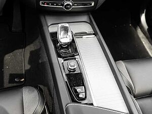 Volvo  Plus Dark Recharge Plug-In Hybrid AWD T6 Twin Engine EU6d Allrad StandHZG digita