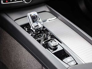 Volvo  Plus Dark Recharge Plug-In Hybrid AWD T6 Twin Engine EU6d Allrad StandHZG digita